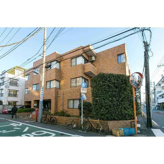 エレガン学芸大学の外観