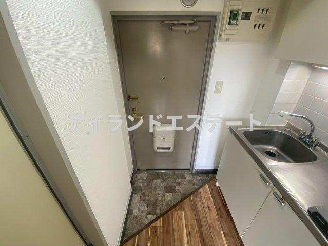 バスクコート　礼金0　駅近　南向き　高層階の玄関