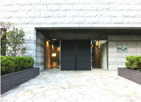 江東区新大橋２丁目の賃貸マンションのエントランス