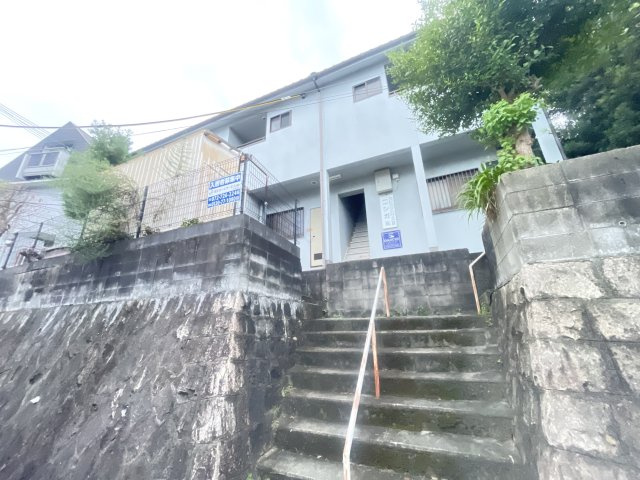 カレッジハウスニシガミⅢの外観