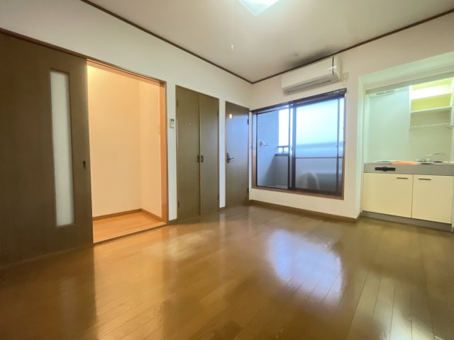 カレッジハウスニシガミⅢの内装