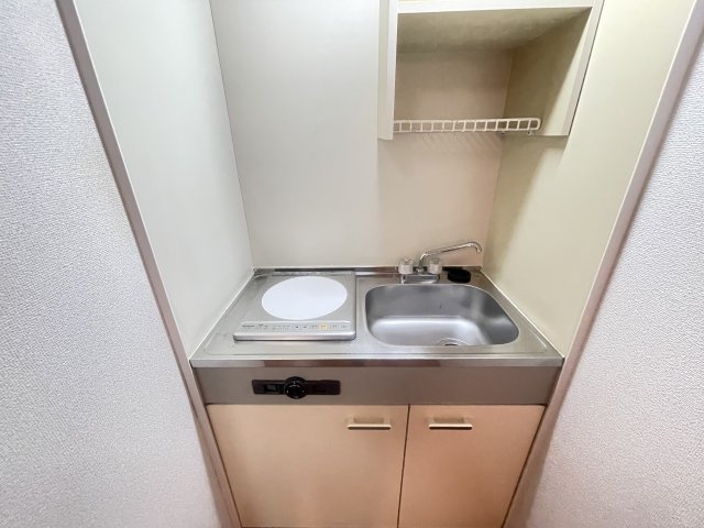 カレッジハウスニシガミⅢのキッチン