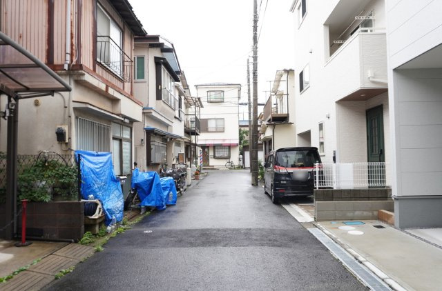 越谷市蒲生4丁目 未入居戸建の前面道路含む現地写真