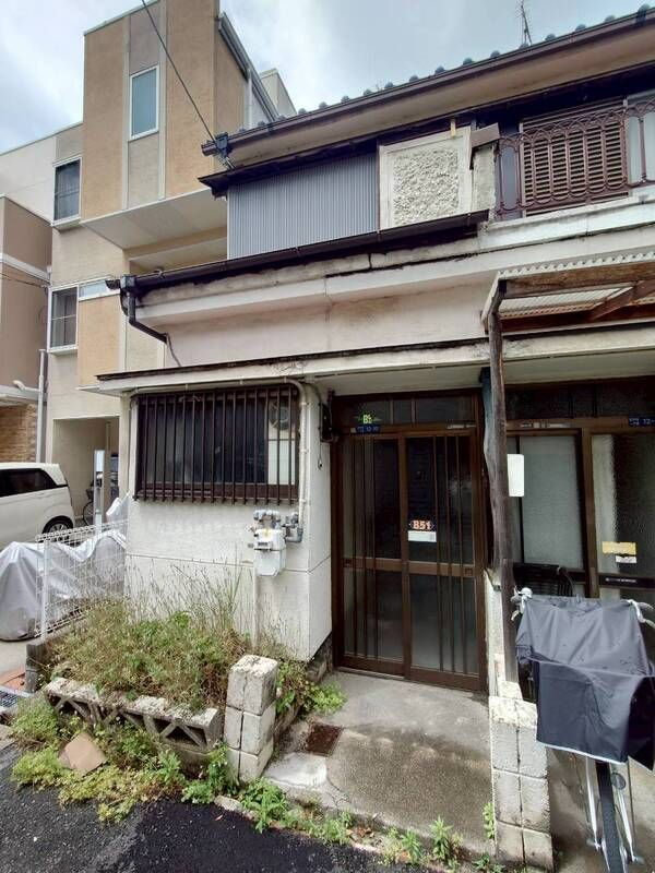 南寺方中通貸家の外観