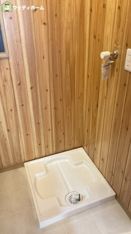 越谷市七左町1丁目　中古一戸建てのランドリースペース