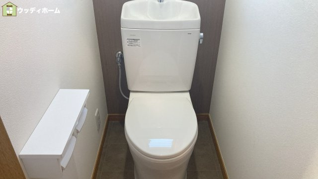 越谷市七左町1丁目　中古一戸建てのトイレ