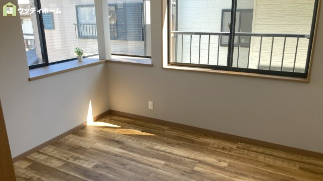 越谷市七左町1丁目　中古一戸建ての洋室