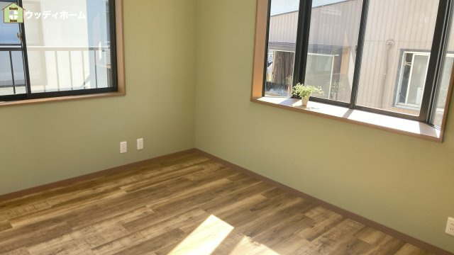 越谷市七左町1丁目　中古一戸建ての洋室