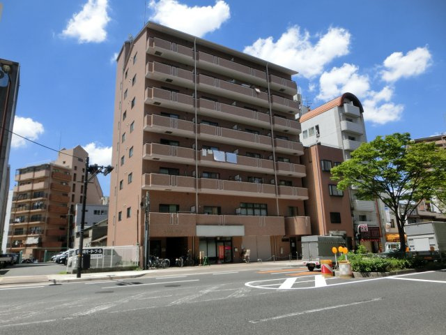 エミネスアーク