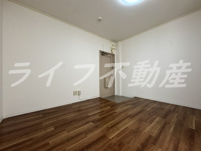 メゾンフェニックスの居間・リビング|使いやすい居間です