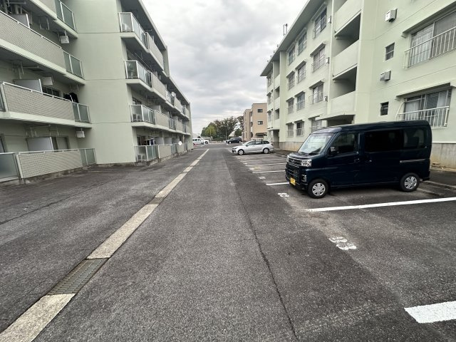 リニューアル37の駐車場
