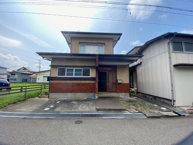 大鍬町中古住宅の前面道路含む現地写真