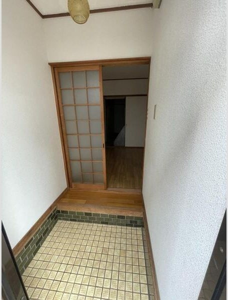 石原町テラスの玄関