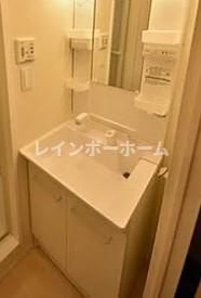 クレイノ葵芳　1号館の独立洗面台