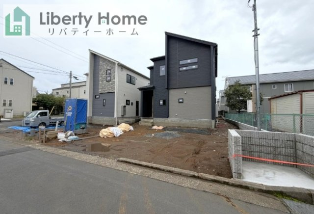 水戸市赤塚1丁目2期　新築戸建　1号棟の前面道路含む現地写真