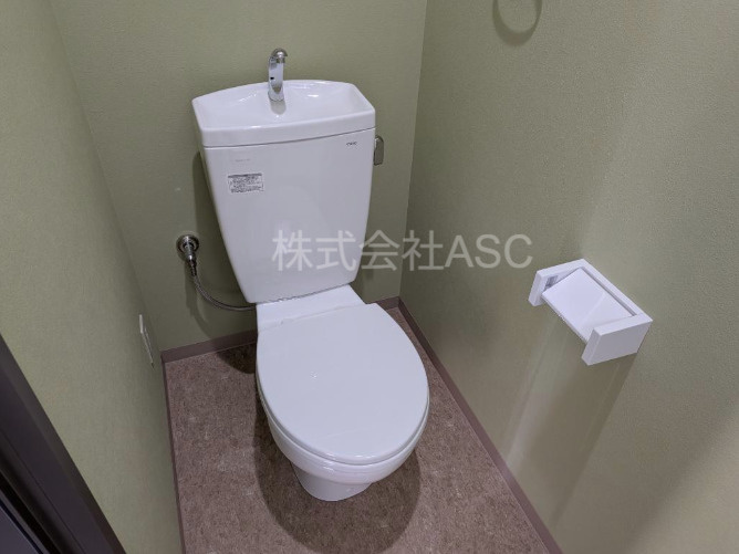 山大倉庫付事務所のトイレ