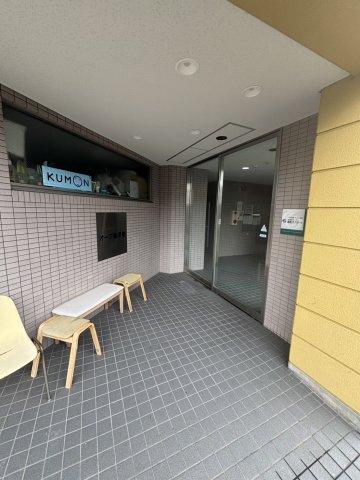 オーブ東須磨のエントランス