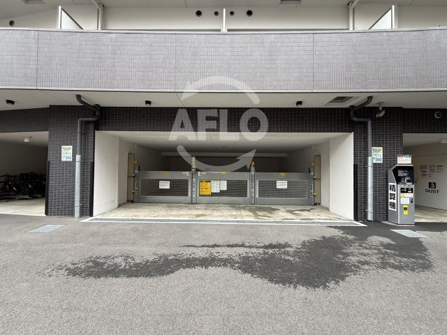 セレニテ本町東リアンの駐車場|セレニテ本町東リアン　外観