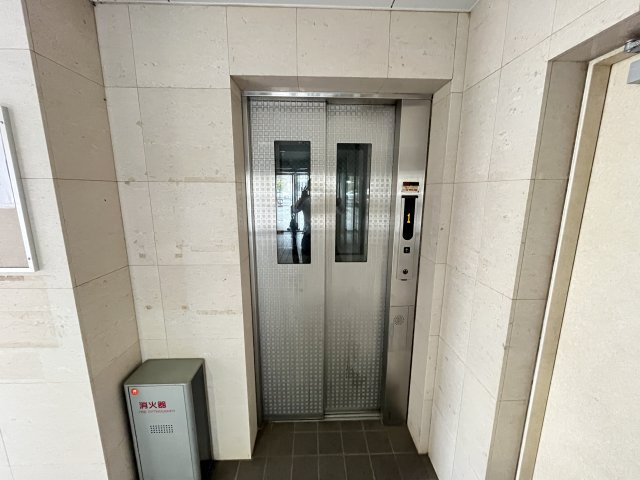 ヴェリーニ東松戸の玄関