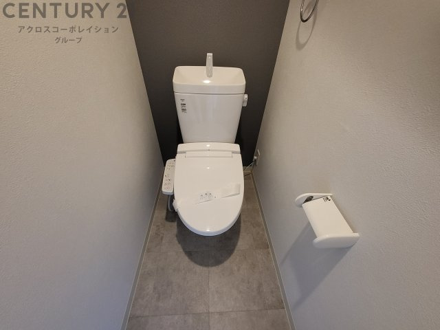 温水洗浄便座付きのトイレです♪
