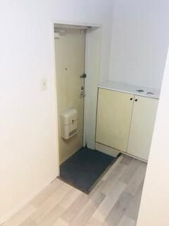 プラティーク池袋の玄関