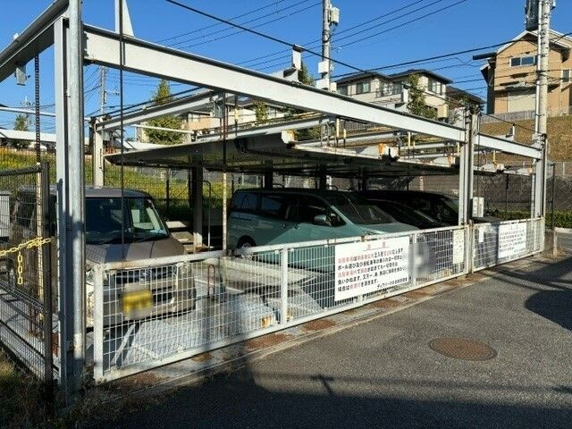 ディアパーク杉田南の駐車場