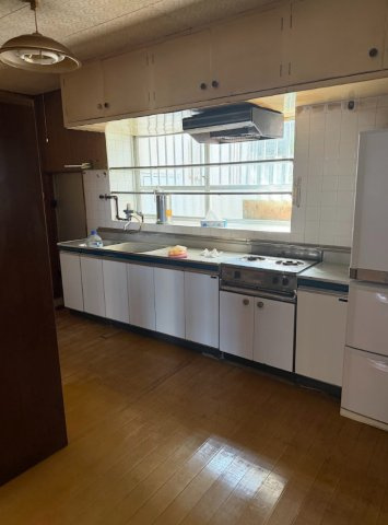 東仲宗根共同住宅のキッチン