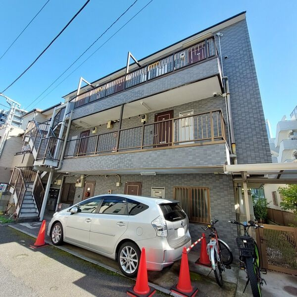 アクシス西新宿の外観