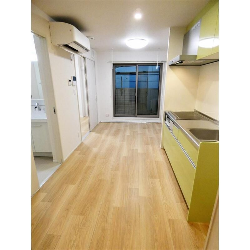ジュノス豊玉TOKYOZERO EMISSION HOUSEの居間・リビング