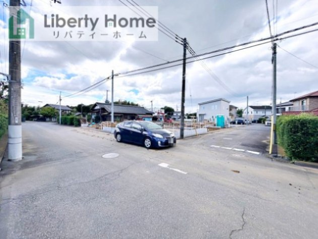 土浦市中高津第10　新築戸建　3号棟の前面道路含む現地写真