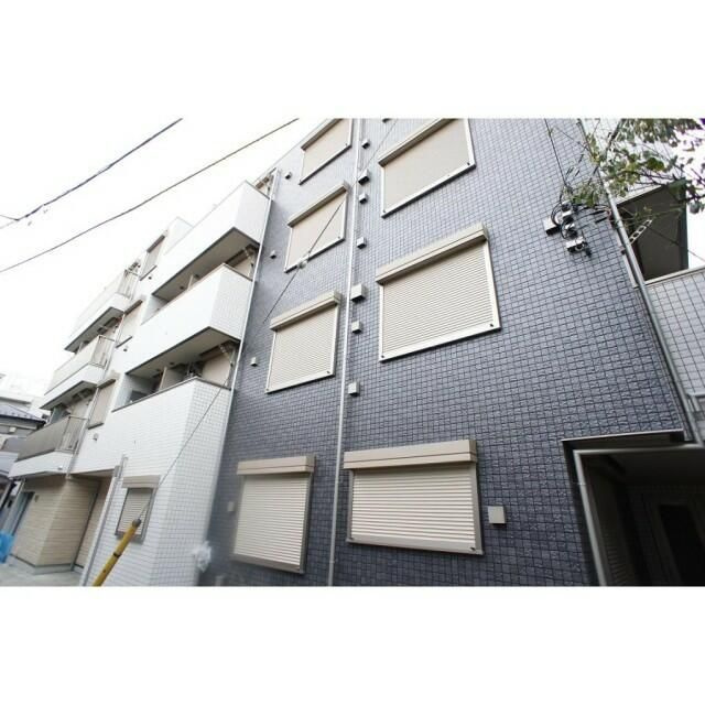 コモド・アミの外観