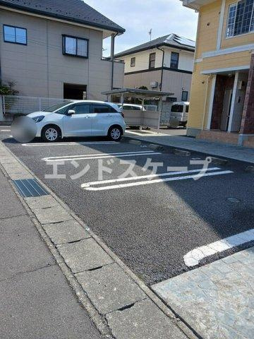 カーサ・ラッフィナートの駐車場|高崎、前橋のお部屋探しはエンドスケープまで！お客様の理想お聞かせ下さい♪
