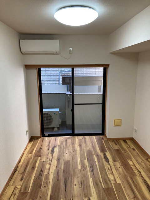 ルーブル中野新橋の居間・リビング