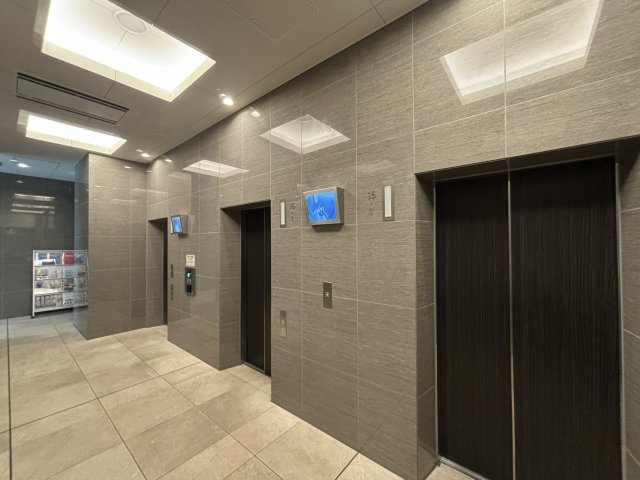 ■便利なエレベーター
高層階へのアクセスもスムーズで、エレベーターが完備されており、日々の移動が快適です。