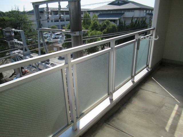ハイツ西本町のバルコニー