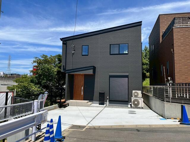 沼津市岡一色の中古一戸建|駐車スペースゆとりあるサイズ…