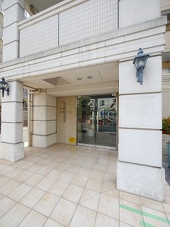 エムエー大口マンションのエントランス