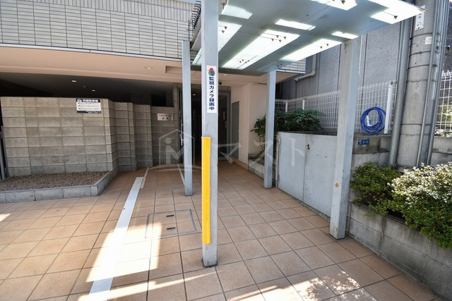 ベルシモンズ谷町のエントランス