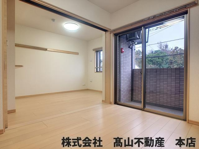 ロイヤルパークタウンBの洋室