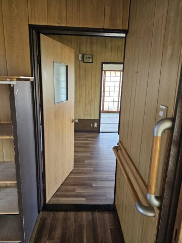彦根市稲部町の一戸建ての内装|玄関ホールです