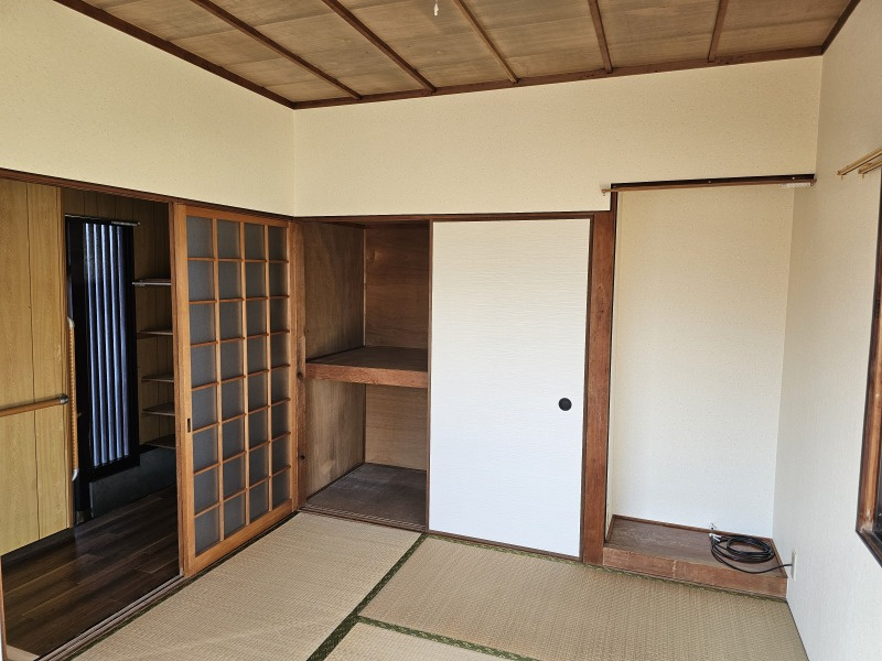 彦根市稲部町の一戸建ての和室|南側の和室です。床の間（板間）もありますよ