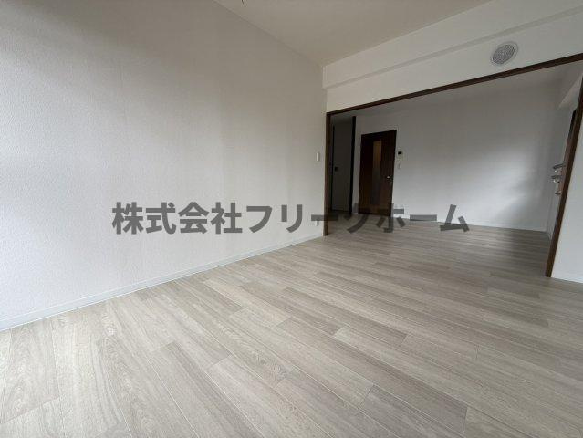 三鷹市深大寺２丁目の賃貸マンションの寝室
