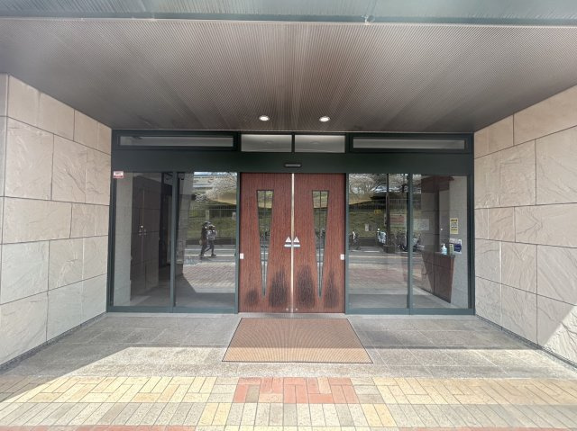 グレイスランドマーク堺・光明池のエントランス