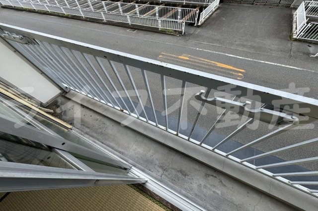 ユタカハイツのバルコニー|開放的で明るい空間を演出してくれるバルコニーです