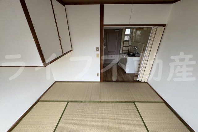 ユタカハイツの内装|明るい色調の室内です