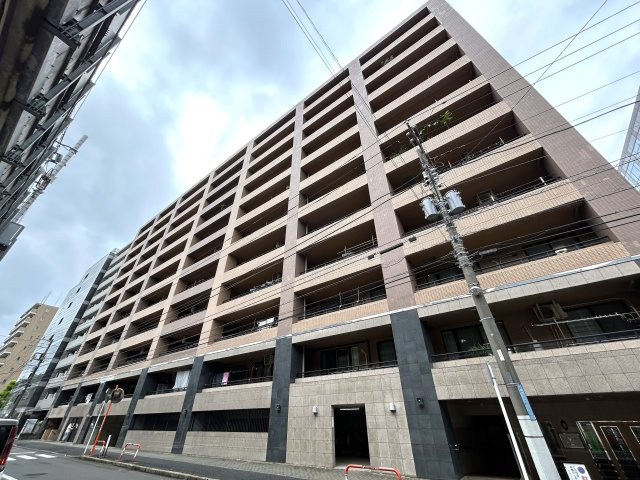 納戸はもう部屋として造られ、事実上の３部屋として使える。ペットも飼える１０階は、普通の間取りとはちょっと違う、それが楽しけりな、『マイキャッスル新横浜ロイヤルステージ』リノベーション