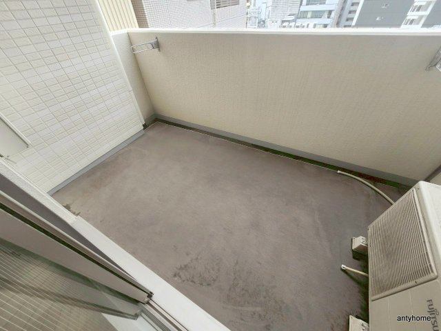 ラクラス長堀橋　仲介手数料無料のバルコニー