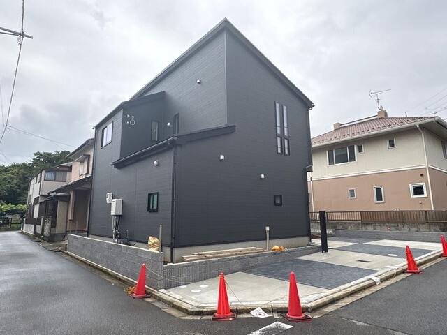 ４３３３船橋市松が丘５１期１棟の前面道路含む現地写真