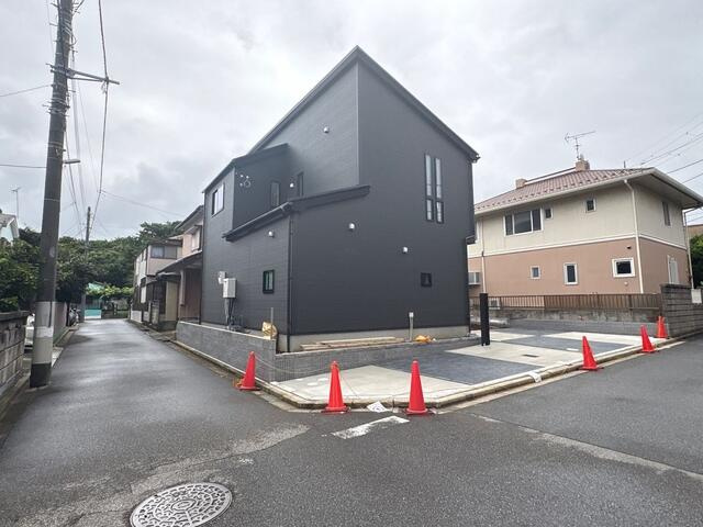 ４３３３船橋市松が丘５１期１棟の前面道路含む現地写真