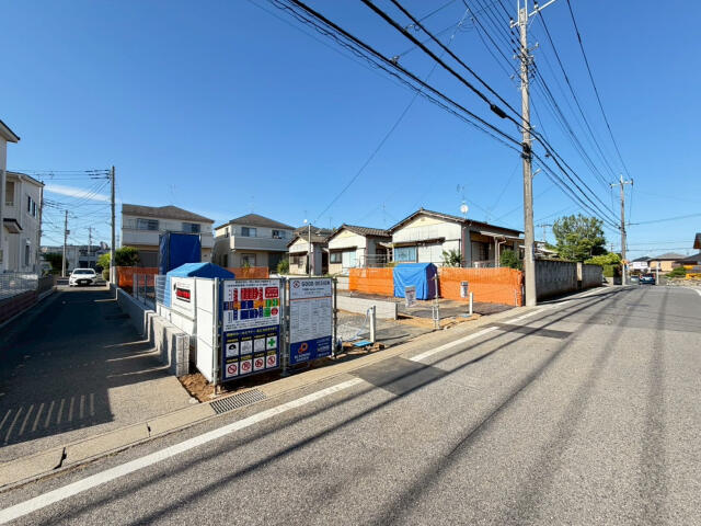 ブルーミングガーデン　柏市酒井根５丁目２棟／１期２号棟の前面道路含む現地写真|5.30前面道路